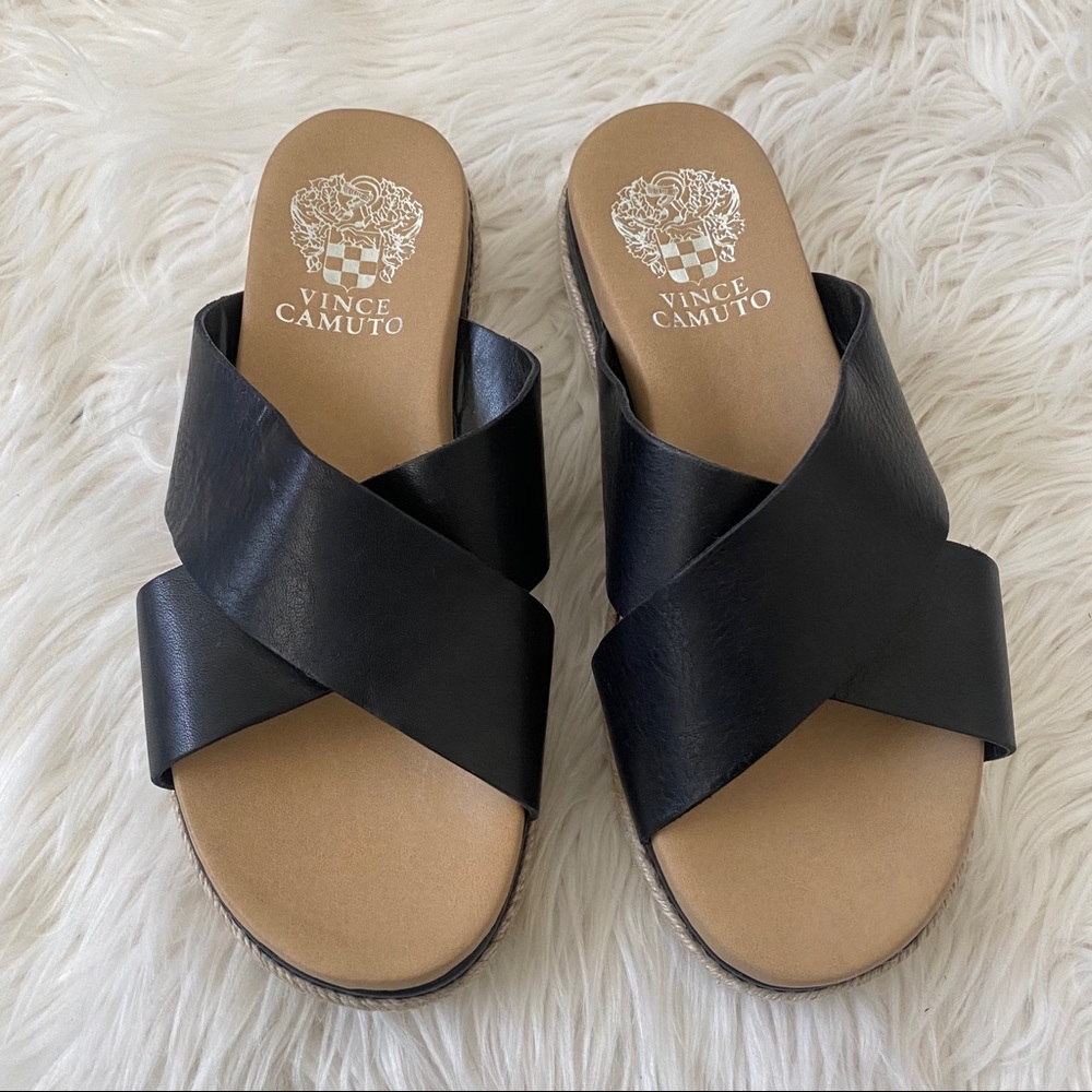 Vince Camuto Black and Tan Sandals